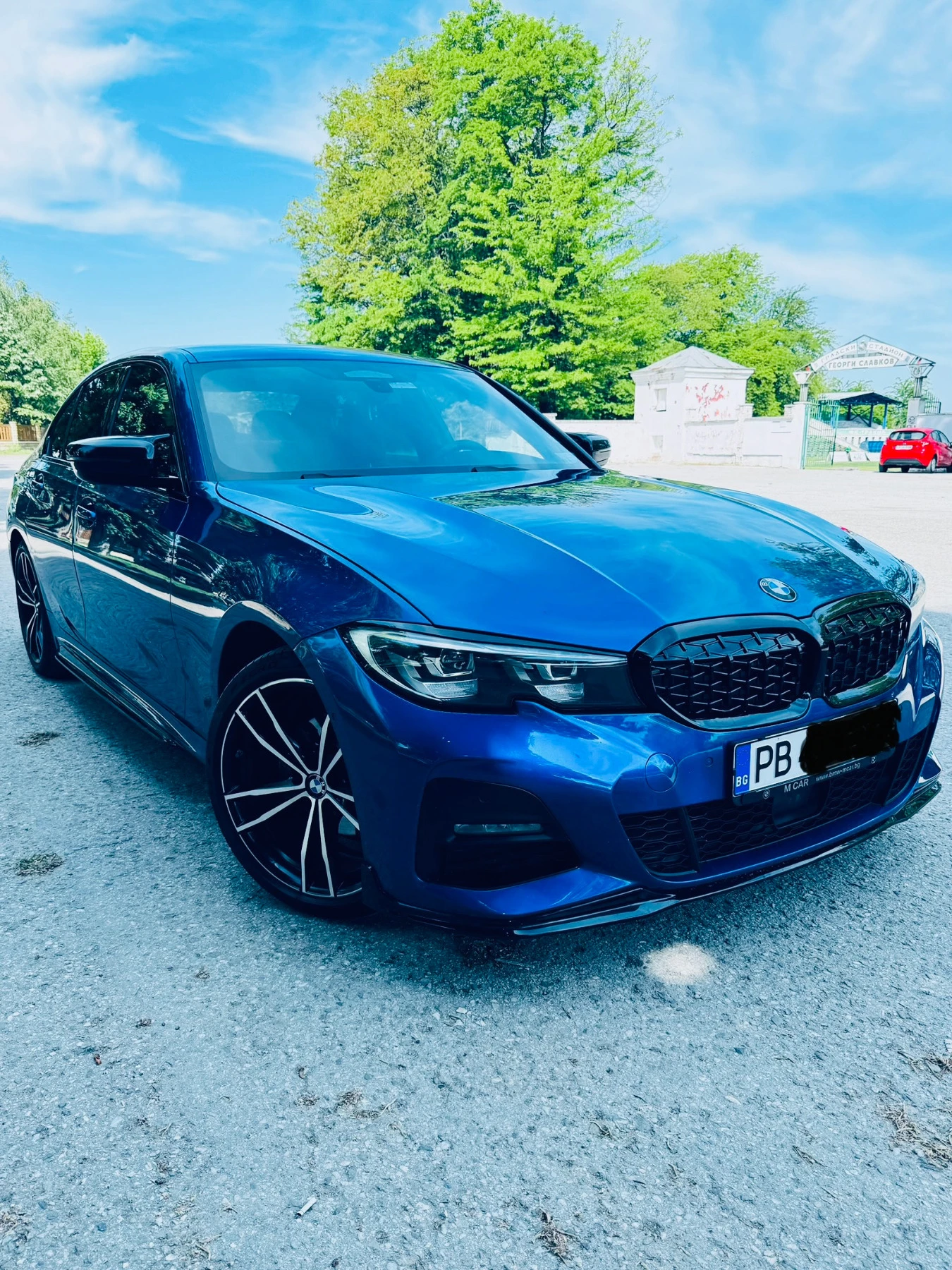 BMW 320 2.0I M-SPORT-X-DRIVE - изображение 3