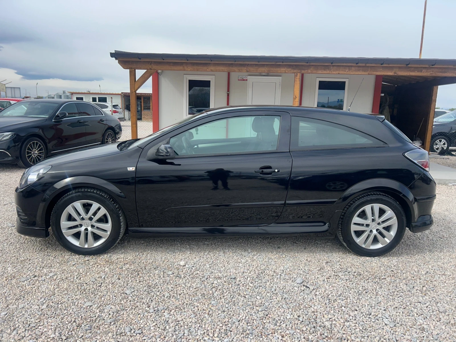 Opel Astra GTC* 1.4i* 90к.с* Facelift*  - изображение 5