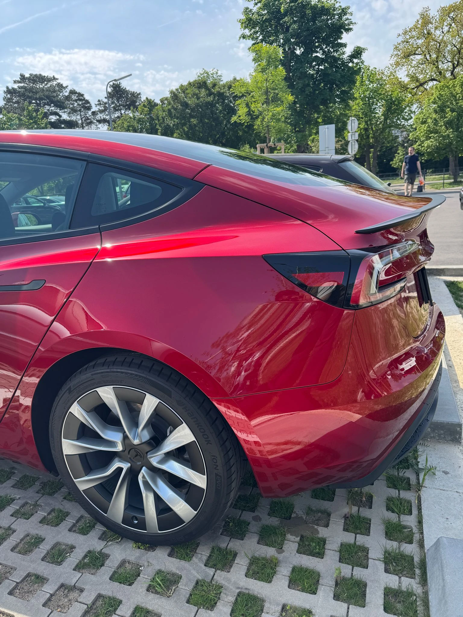 Tesla Model 3 LR AWD - изображение 2