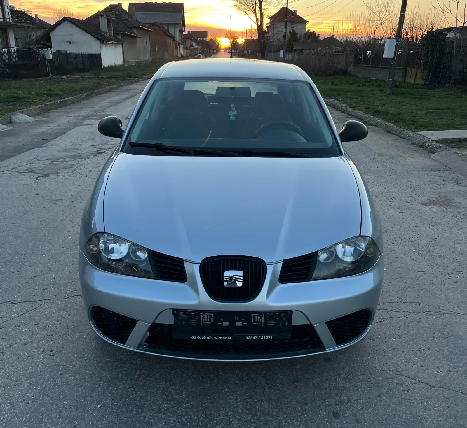 Seat Ibiza 1.4i 96000км - изображение 2