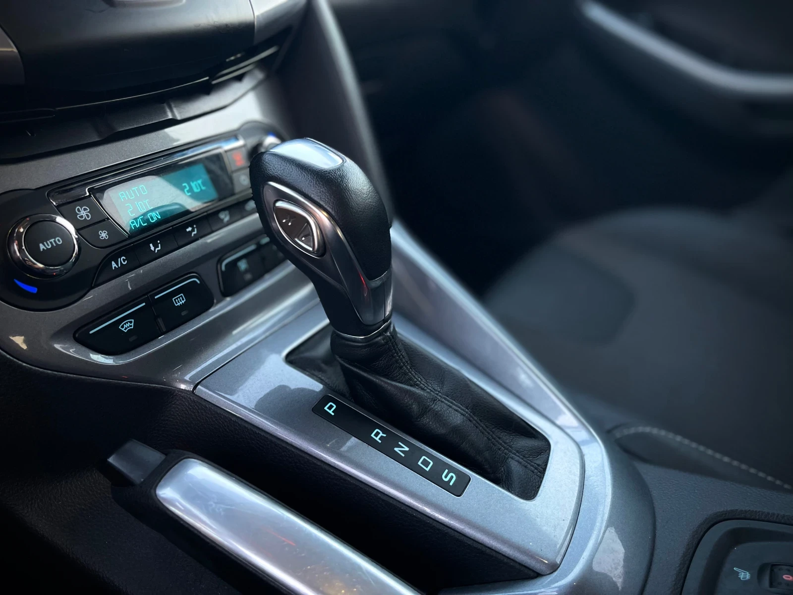 Ford Focus TITANIUM - изображение 10