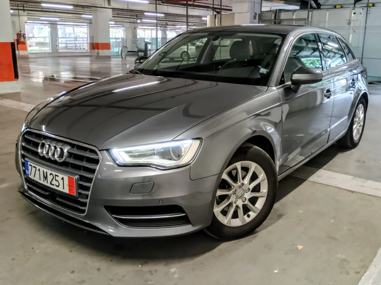 Audi A3 АВТОМАТИК * DISTRONIC * BI-XENON * NAVI * ПОДГРЕВ  - изображение 2