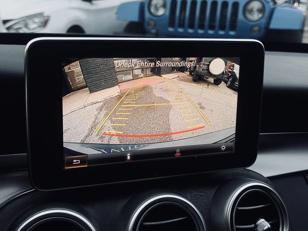 Mercedes-Benz C 300 * АВТО КРЕДИТ* ЦЕНА ДО БГ * СЕРВИЗНА ИСТОРИЯ *  - изображение 9