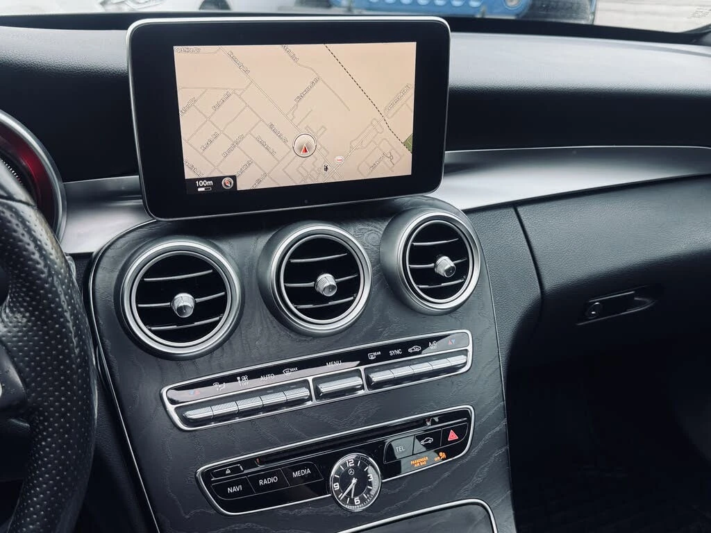 Mercedes-Benz C 300 * АВТО КРЕДИТ* ЦЕНА ДО БГ * СЕРВИЗНА ИСТОРИЯ *  - изображение 8