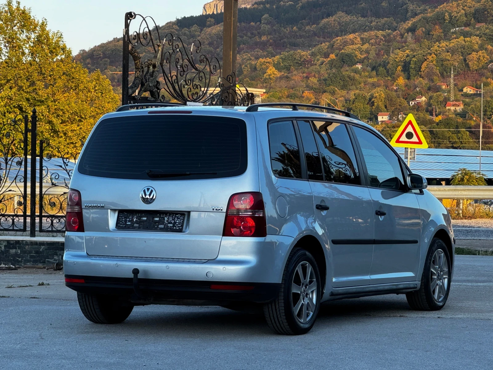 VW Touran 2.0TDI 6+ 1 | Mobile.bg — изображение 4
