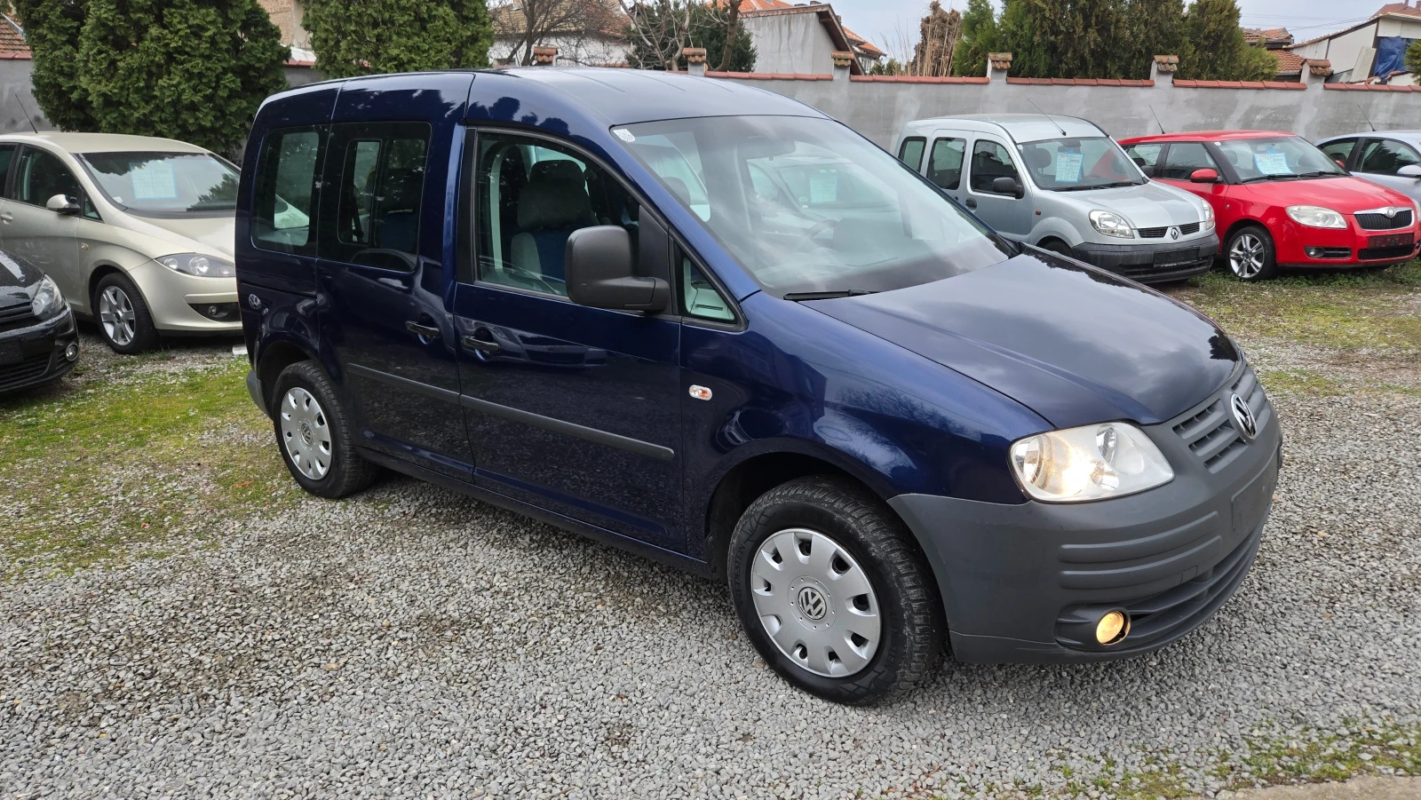 VW Caddy Life 1.9 tdi, снимка 3 - Автомобили и джипове - 53964810