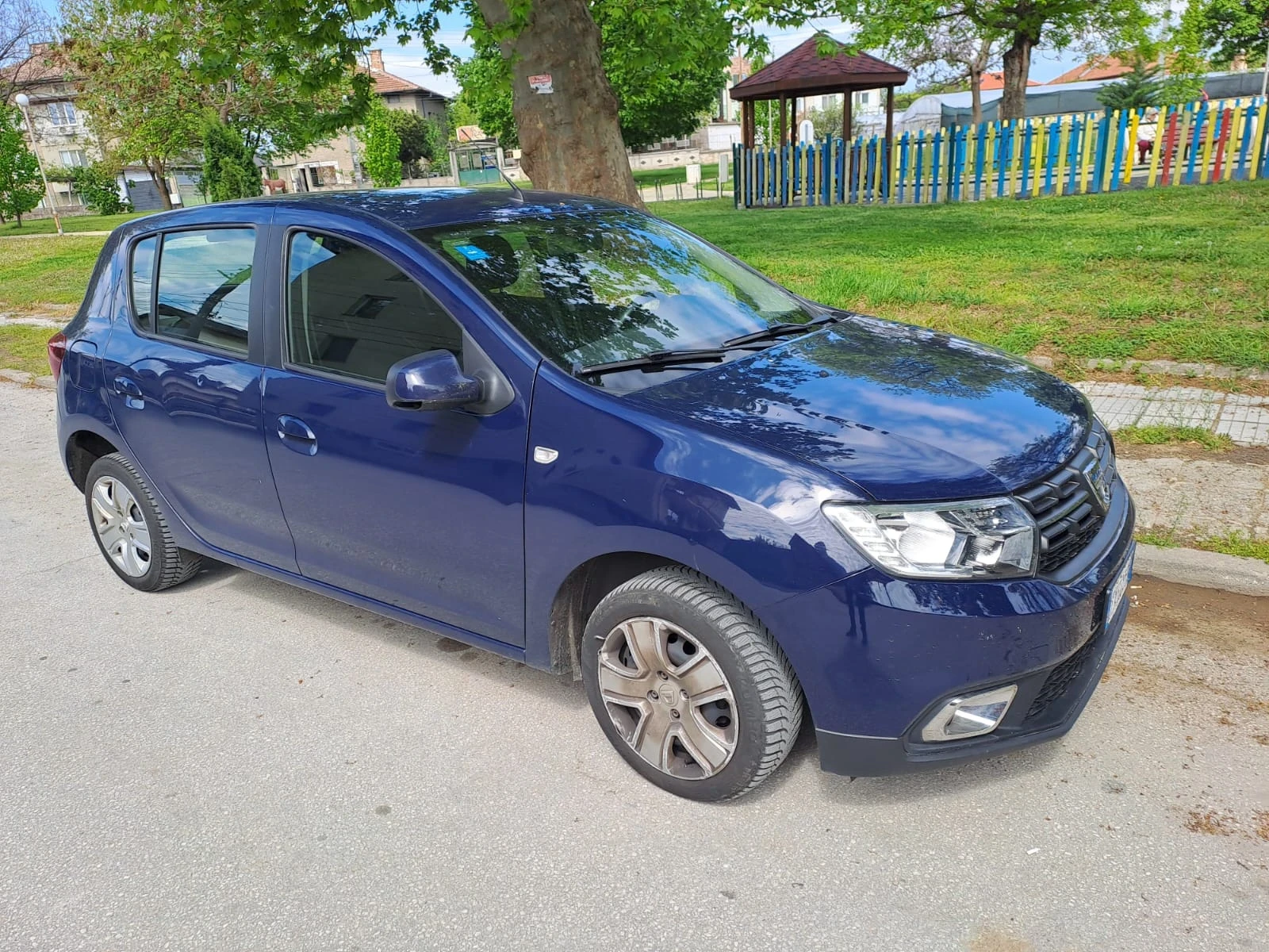Dacia Sandero 1.5 Dci, снимка 3 - Автомобили и джипове - 54496229