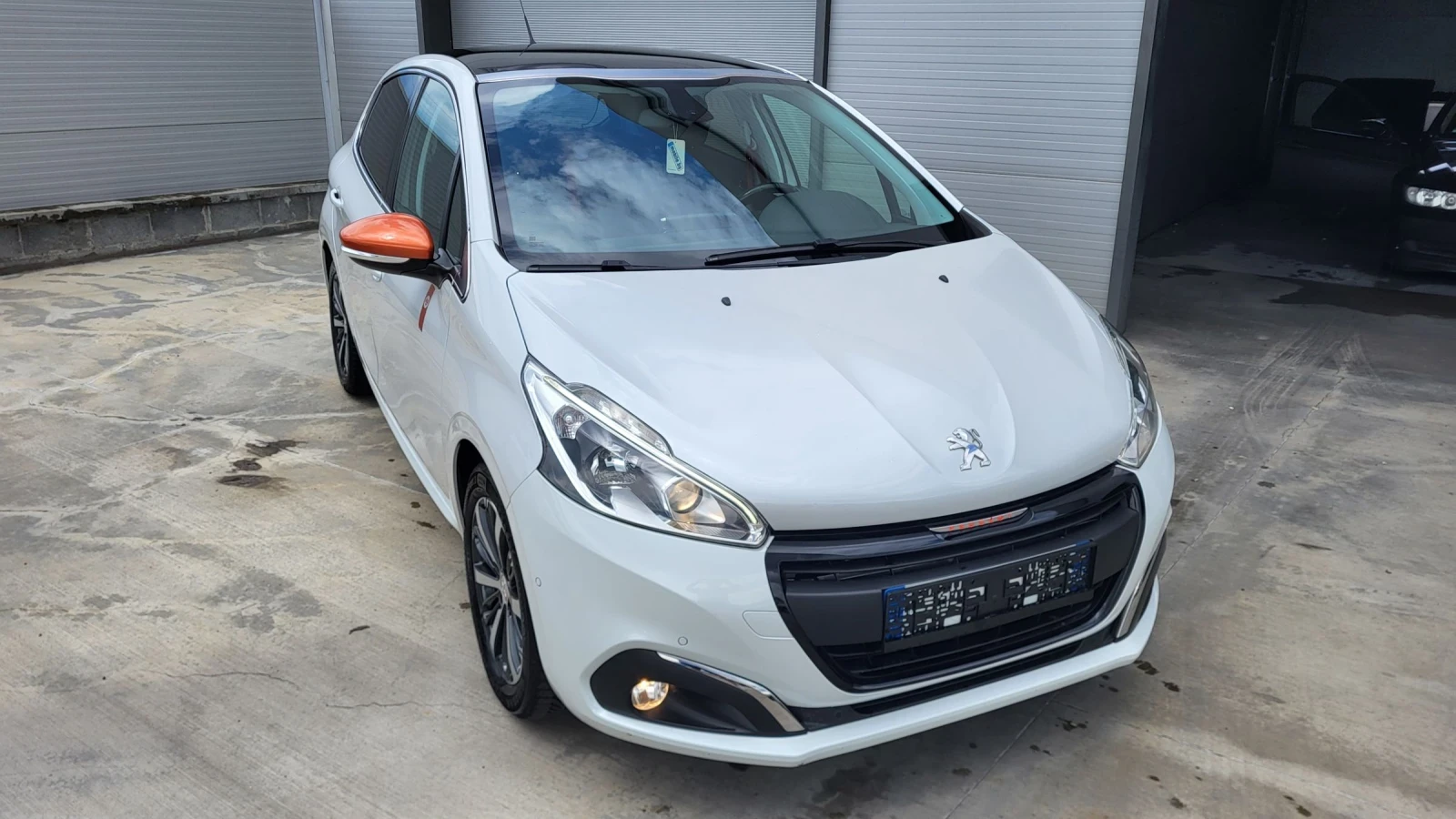 Peugeot 208 1.2i-Roland Garros-FULL, снимка 5 - Автомобили и джипове - 54650995