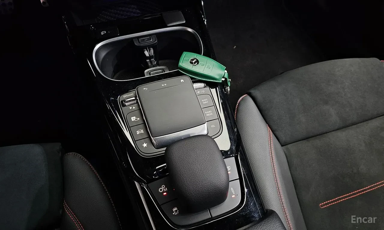 Mercedes-Benz A45 AMG AMG Dynamic Plus* AMG Performance* Burmester, снимка 12 - Автомобили и джипове - 54800640
