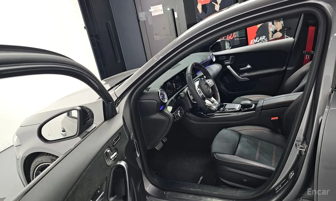 Mercedes-Benz A45 AMG AMG Dynamic Plus* AMG Performance* Burmester, снимка 8 - Автомобили и джипове - 54800640