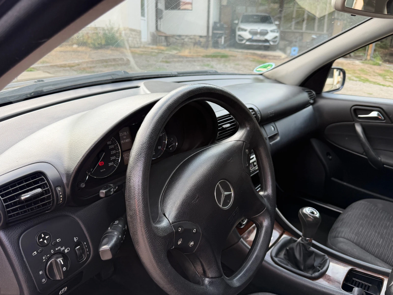 Mercedes-Benz C 220 Много Запазен Facelift 2.2CDI, снимка 16 - Автомобили и джипове - 55437597