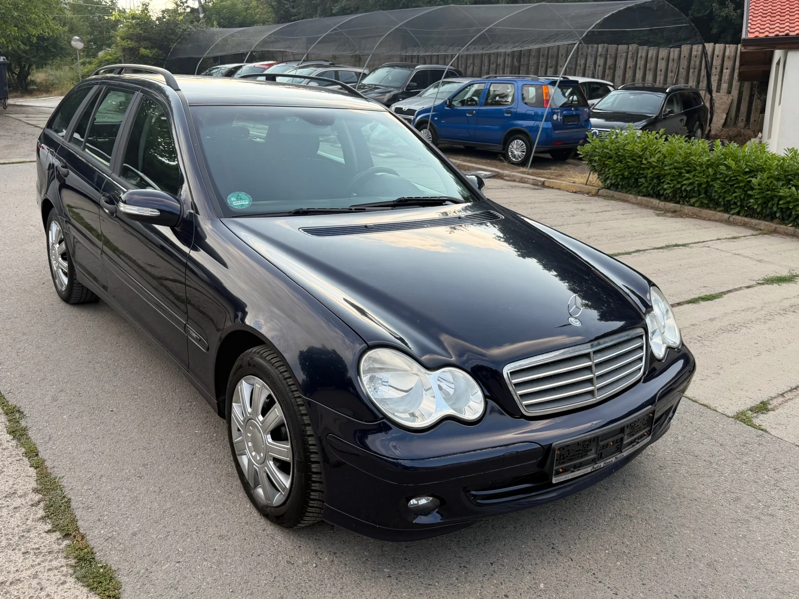 Mercedes-Benz C 220 Много Запазен Facelift 2.2CDI, снимка 2 - Автомобили и джипове - 55437597