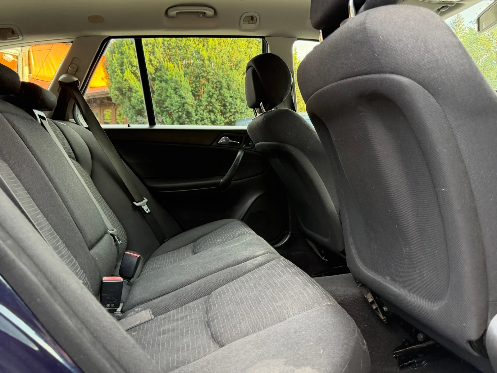 Mercedes-Benz C 220 Много Запазен Facelift 2.2CDI, снимка 10 - Автомобили и джипове - 55437597