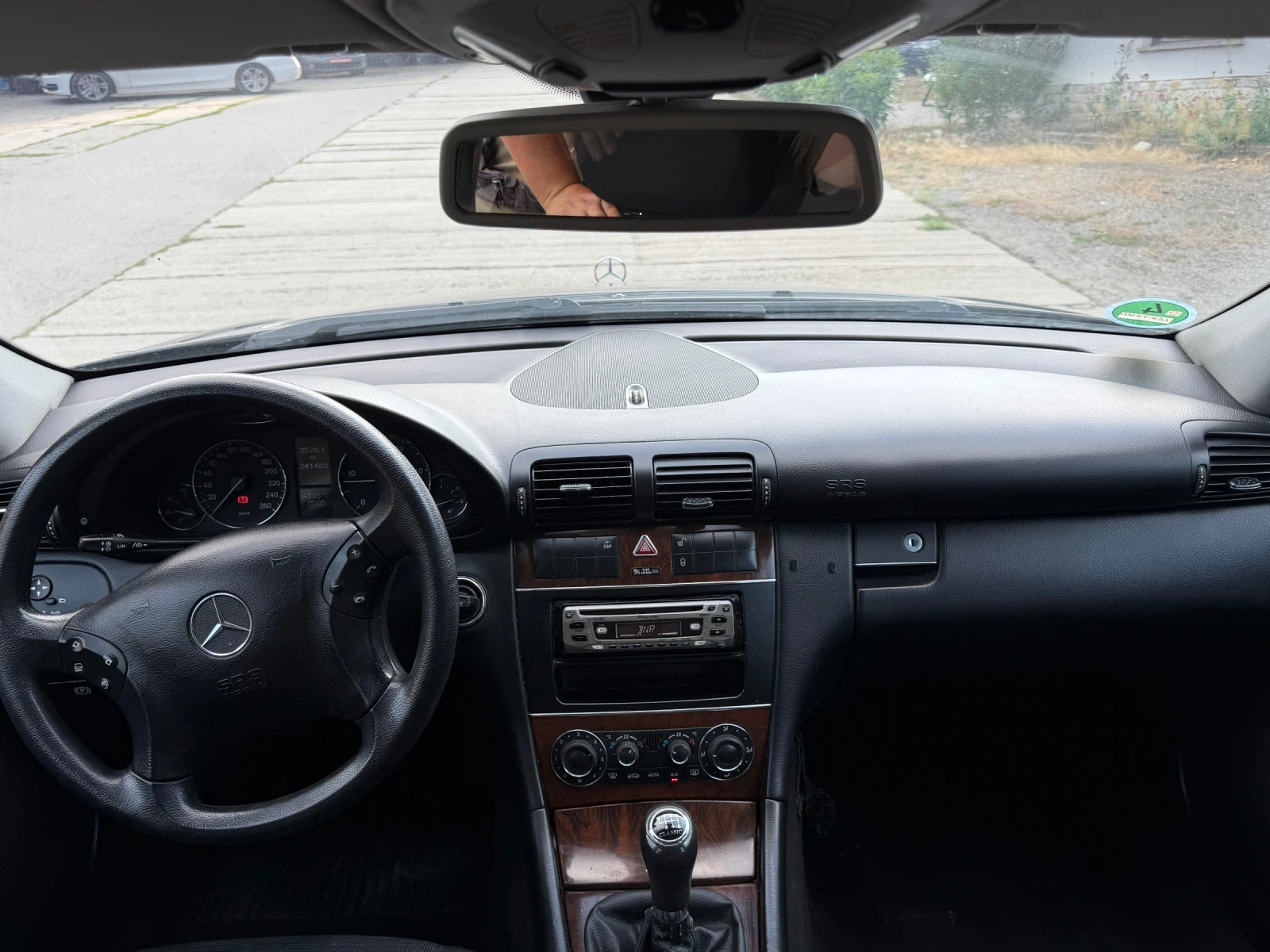 Mercedes-Benz C 220 Много Запазен Facelift 2.2CDI, снимка 12 - Автомобили и джипове - 55437597