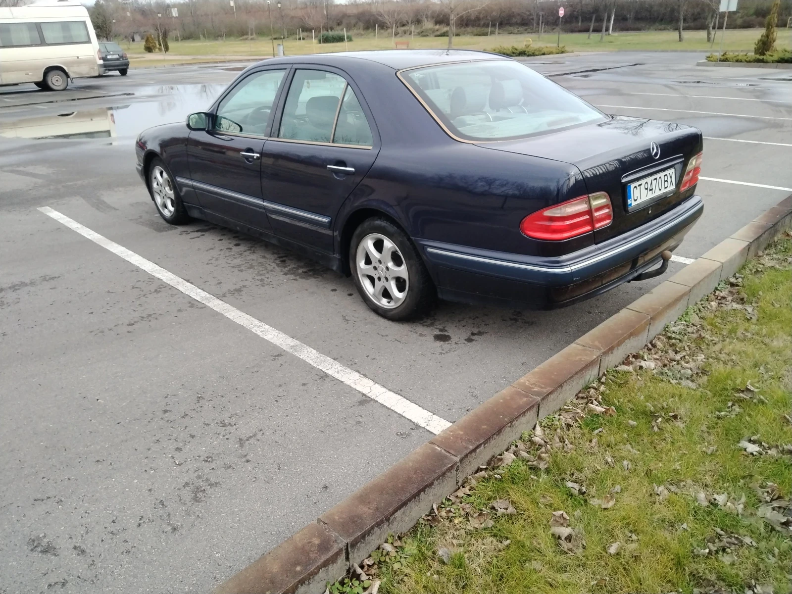 Mercedes-Benz E 200, снимка 5 - Автомобили и джипове - 55660430