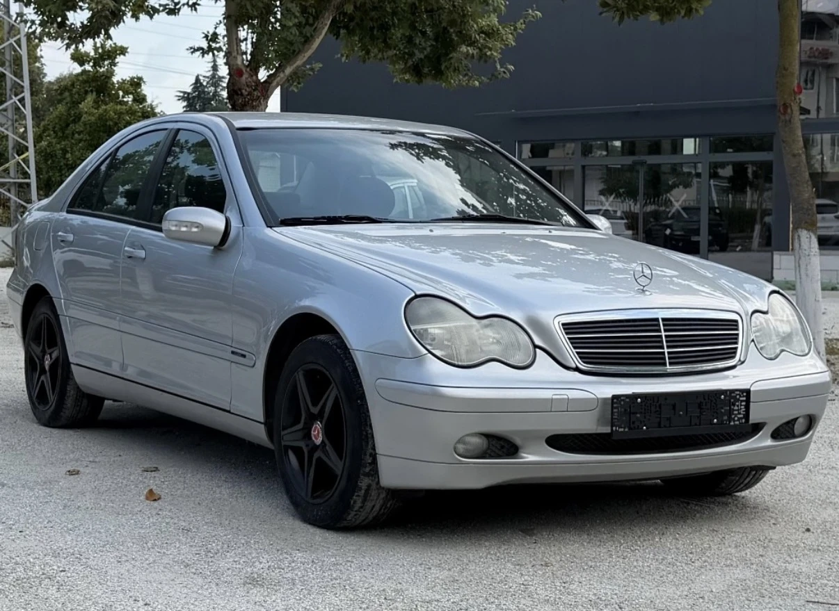Mercedes-Benz C 180, снимка 3 - Автомобили и джипове - 56204963