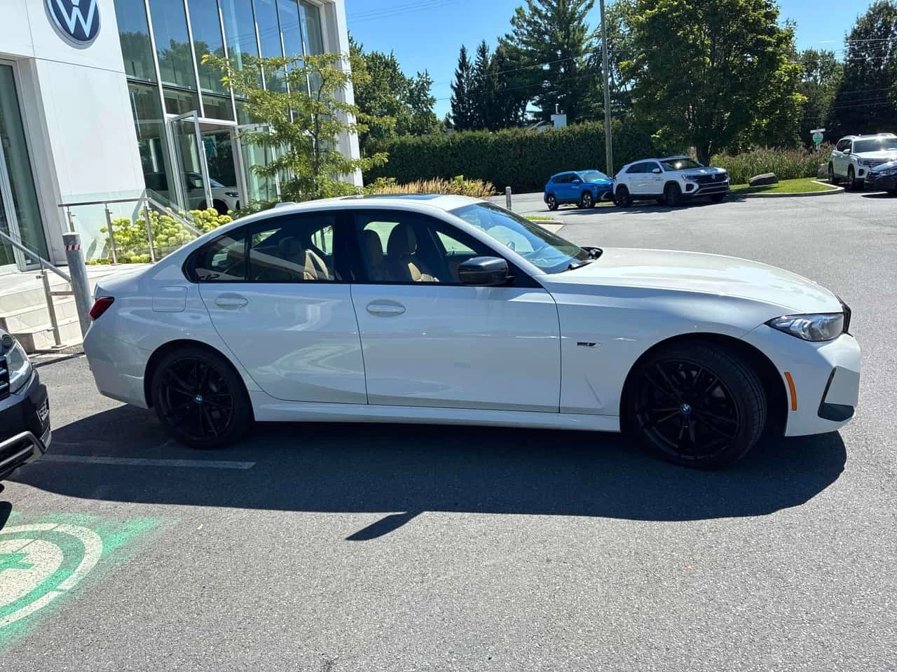BMW 330 e xDrive | CARFAX | БЕЗ ИНЦИДЕНТИ, снимка 4 - Автомобили и джипове - 56206152