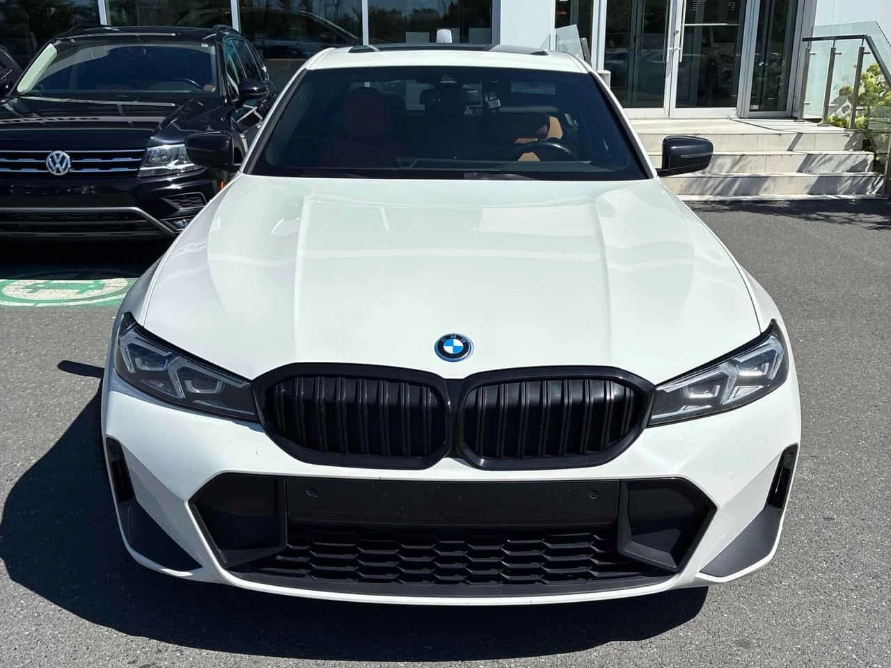 BMW 330 e xDrive | CARFAX | БЕЗ ИНЦИДЕНТИ, снимка 3 - Автомобили и джипове - 56206152