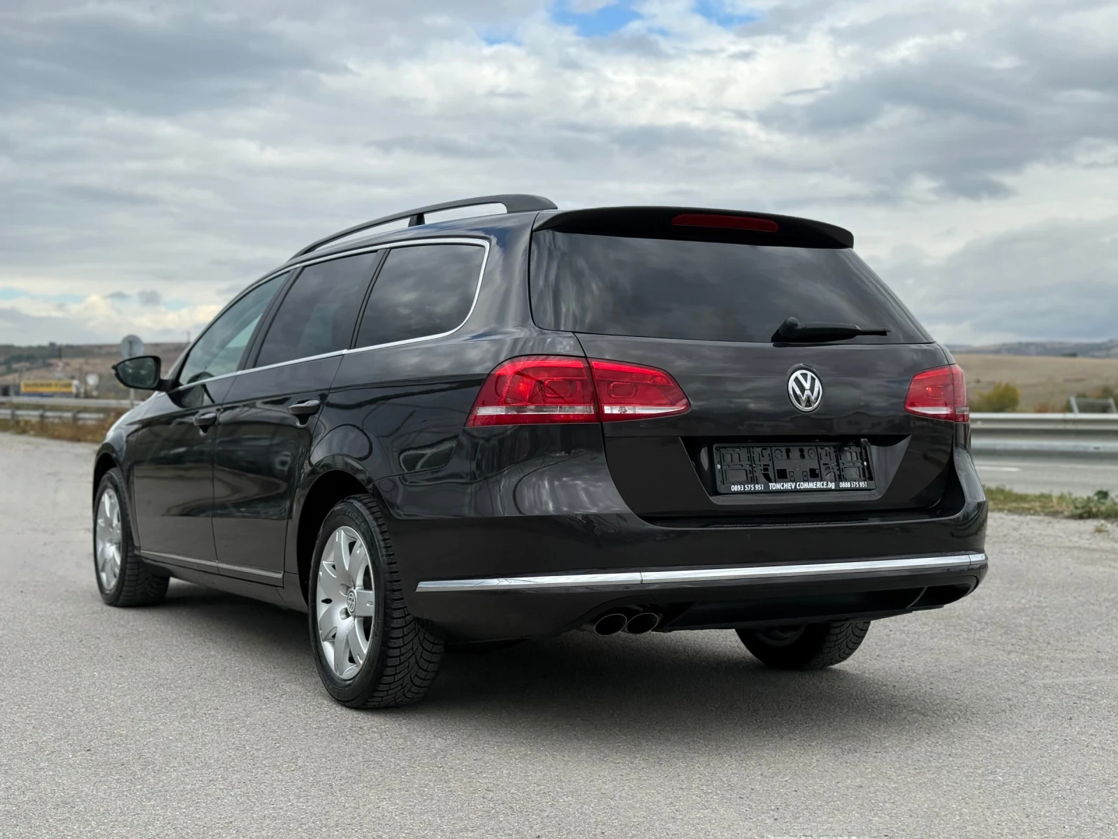 VW Passat 2.0-TDI-AUTOMAT-NAVI-CAR PLAY-PARKTEONIK-TOP-NEW | Mobile.bg � ����������� 4