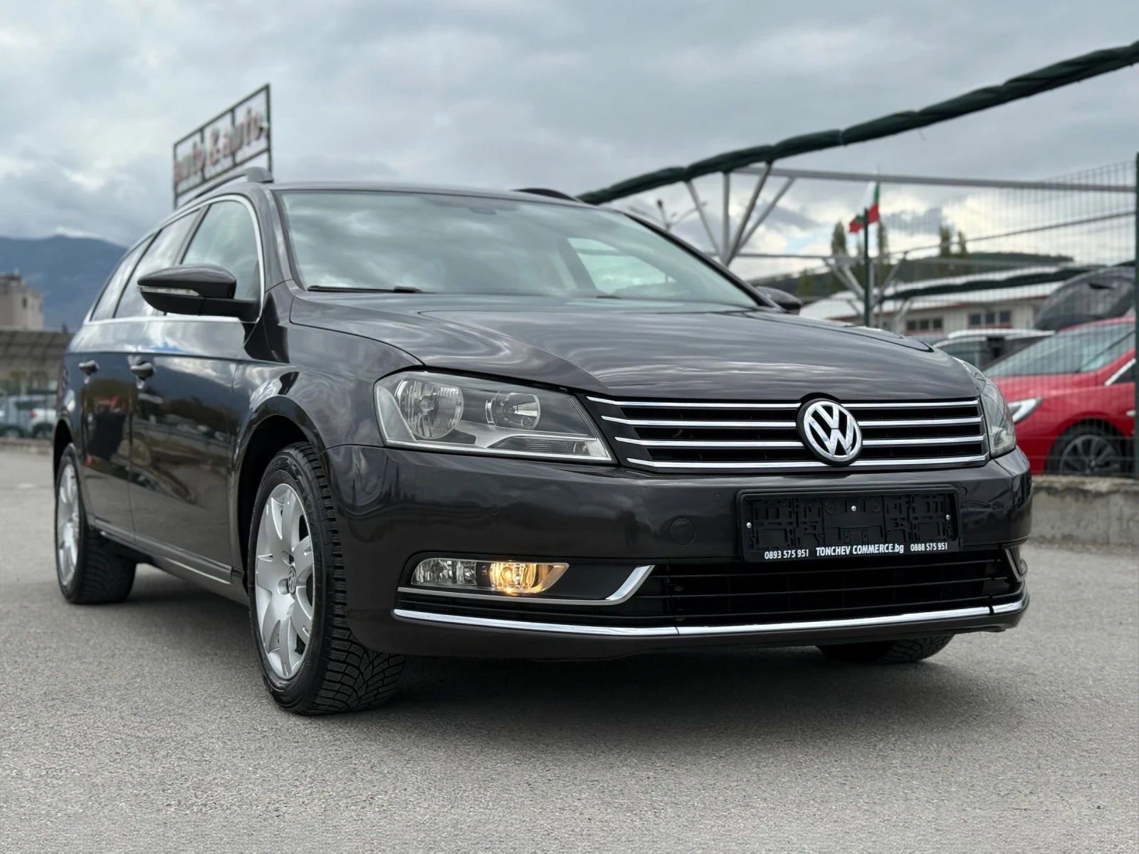 VW Passat 2.0-TDI-AUTOMAT-NAVI-CAR PLAY-PARKTEONIK-TOP-NEW