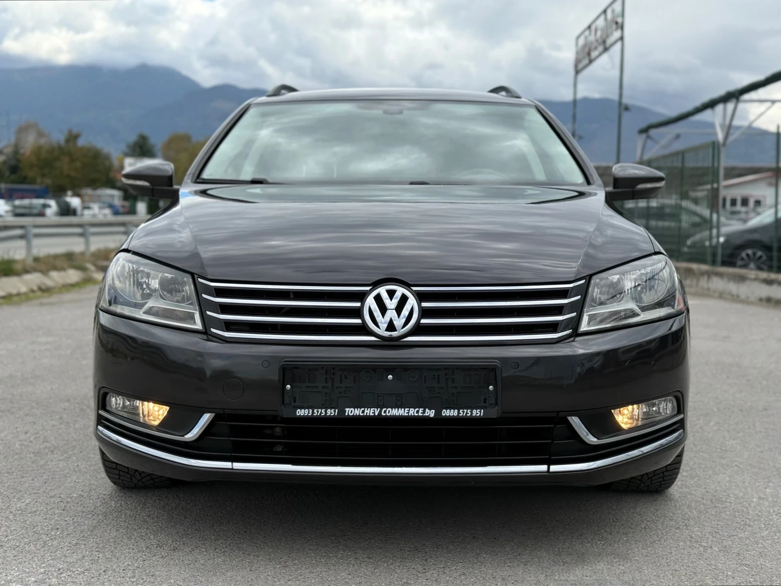 VW Passat 2.0-TDI-AUTOMAT-NAVI-CAR PLAY-PARKTEONIK-TOP-NEW | Mobile.bg � ����������� 2
