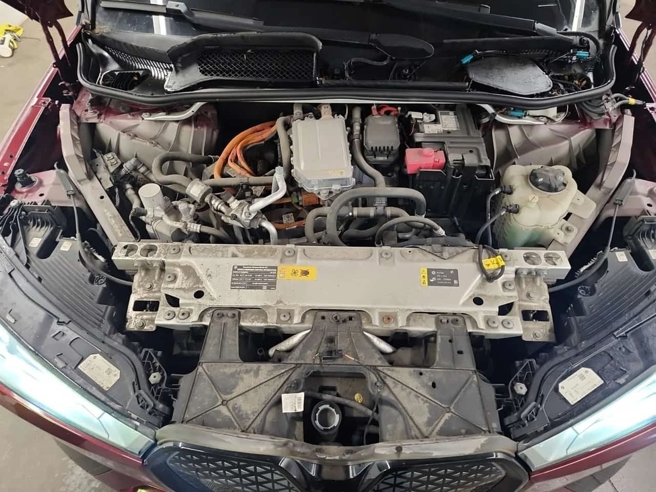 BMW iX * XDRIVE40 * CARFAX * , снимка 15 - Автомобили и джипове - 56626389