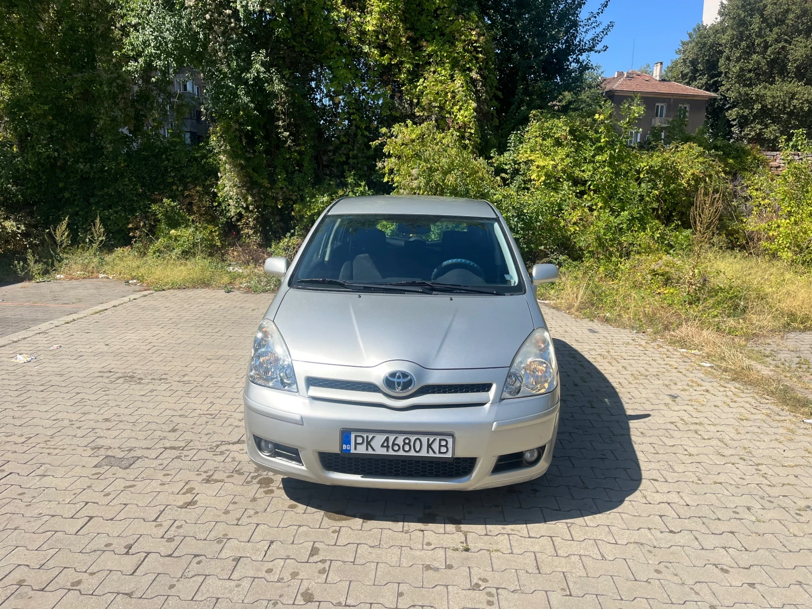 Toyota Corolla verso 2.2 D4D, снимка 2 - Автомобили и джипове - 56644116