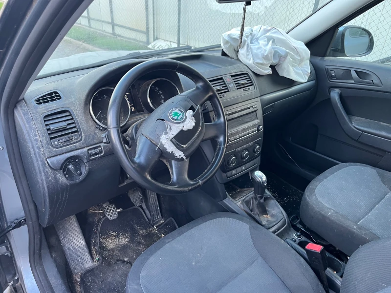 Skoda Yeti 1.8TSI 4X4 CDAA, снимка 11 - Автомобили и джипове - 51610328