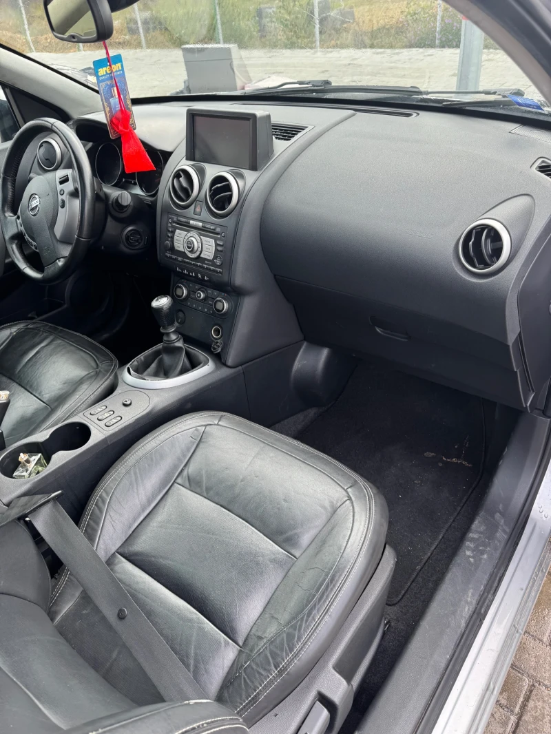 Nissan Qashqai, снимка 14 - Автомобили и джипове - 52450094