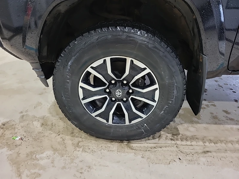Toyota Tacoma 3.5 4WD / CREW CAB LONG BED * Carfax * , снимка 17 - Автомобили и джипове - 53124125