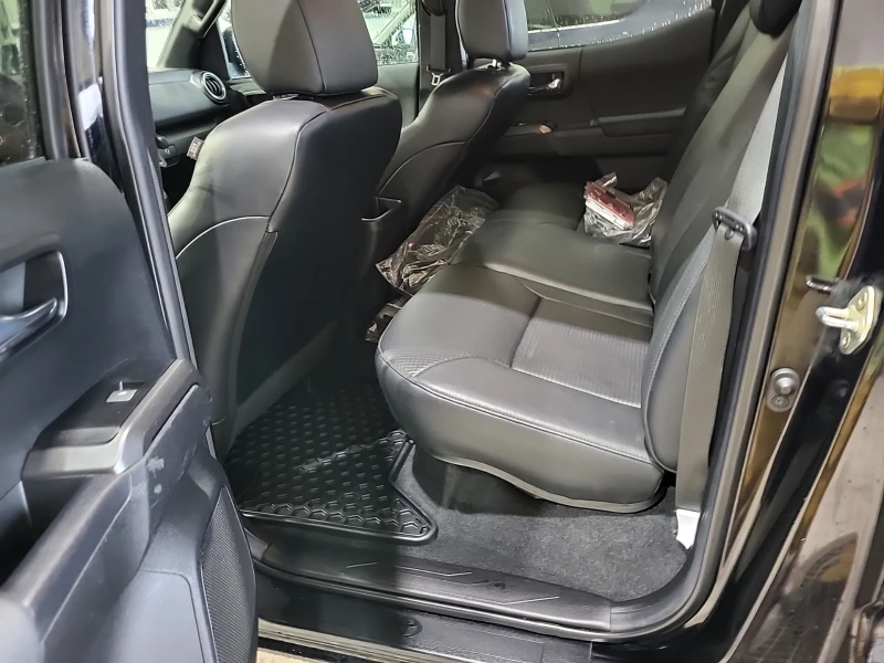 Toyota Tacoma 3.5 4WD / CREW CAB LONG BED * Carfax * , снимка 14 - Автомобили и джипове - 53124125