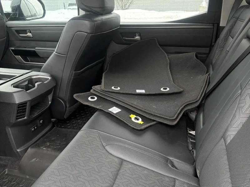 Toyota Tundra 4WD Limited Hybrid CrewMax, снимка 11 - Автомобили и джипове - 53512166