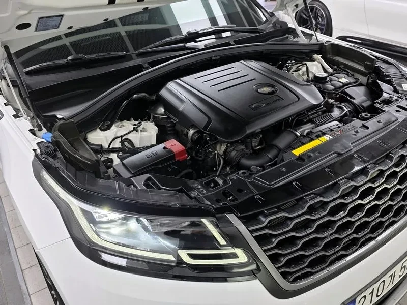 Land Rover Range Rover Velar, снимка 6 - Автомобили и джипове - 54515153
