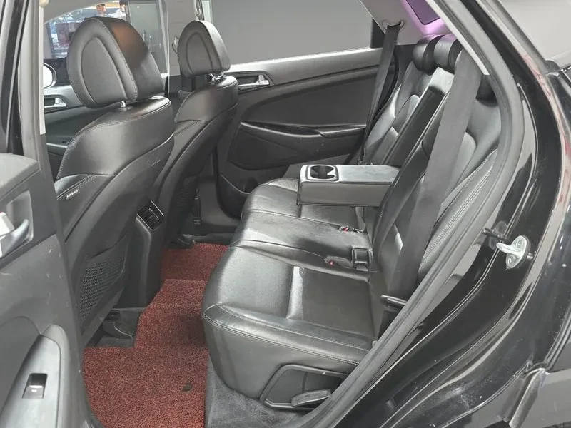 Hyundai Tucson 2.0 2WD MODERN, снимка 12 - Автомобили и джипове - 56293066
