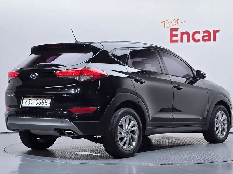 Hyundai Tucson 2.0 2WD MODERN, снимка 2 - Автомобили и джипове - 56293066