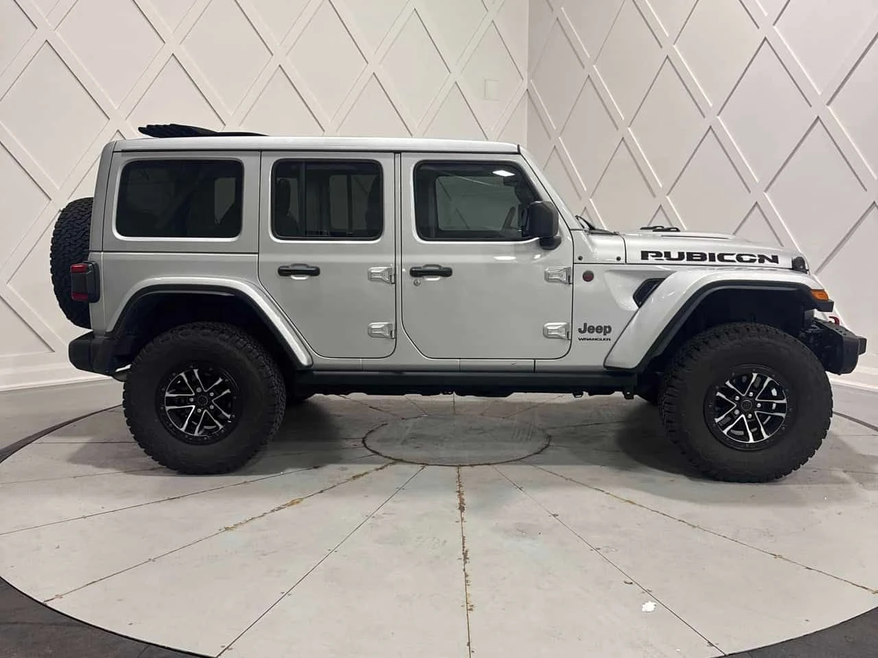 Jeep Wrangler Rubicon X  CARFAX, снимка 3 - Автомобили и джипове - 55395651