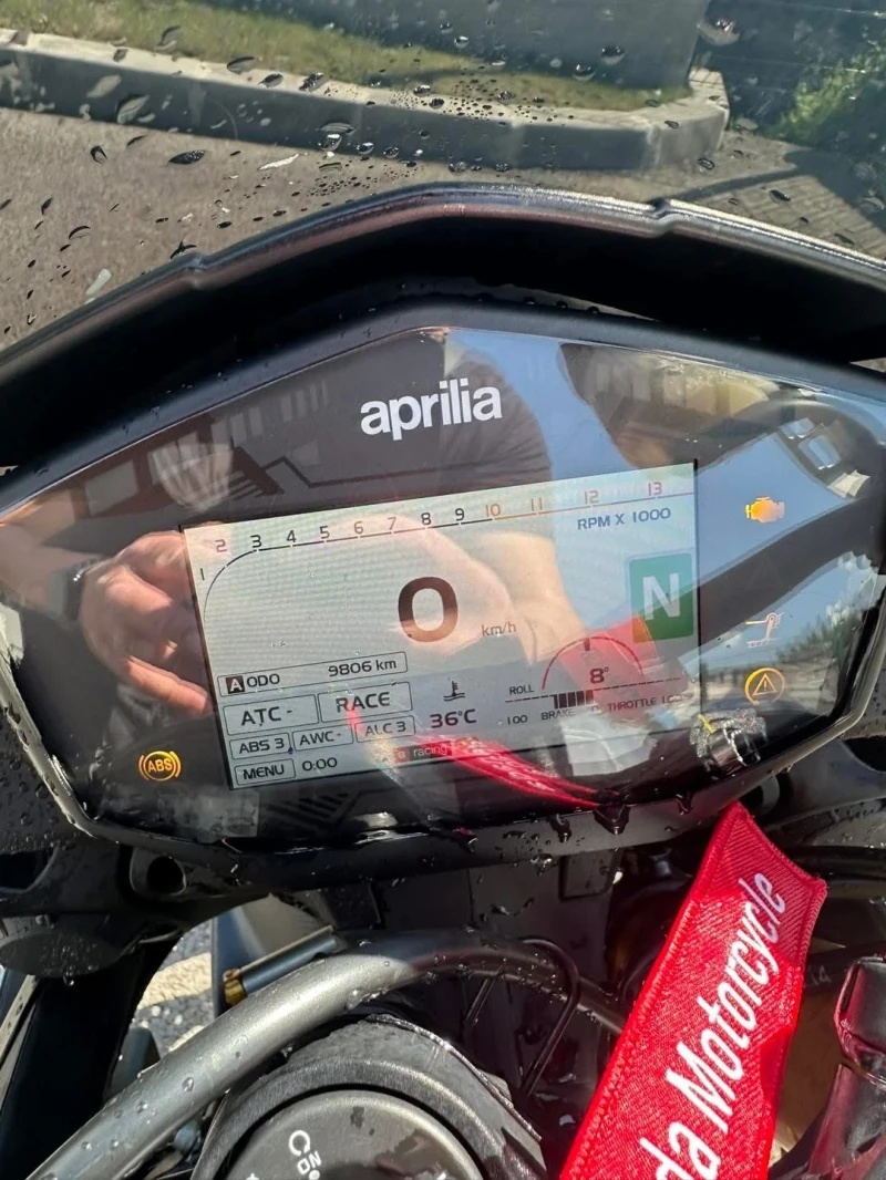 Aprilia Tuono 1100 V4 Factory, снимка 10 - Мотоциклети и мототехника - 51790435