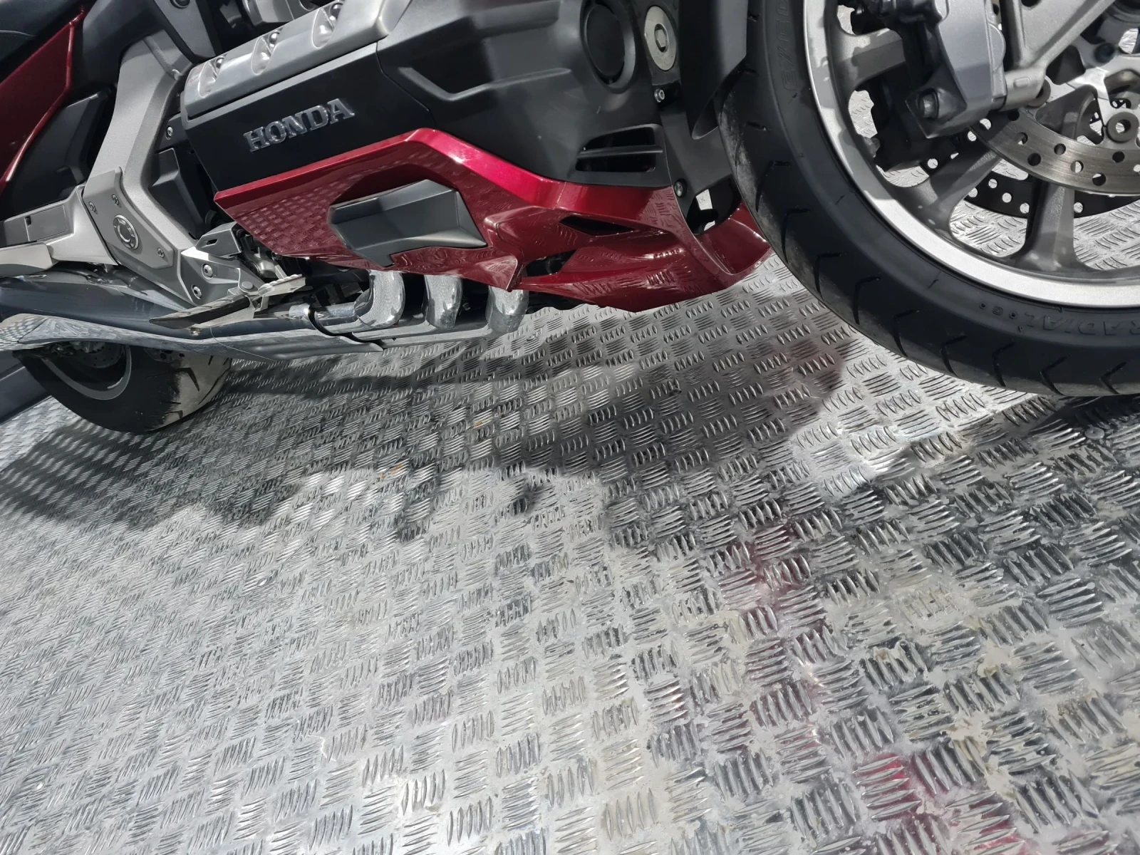 Honda Gold Wing RED STORM | Mobile.bg   13