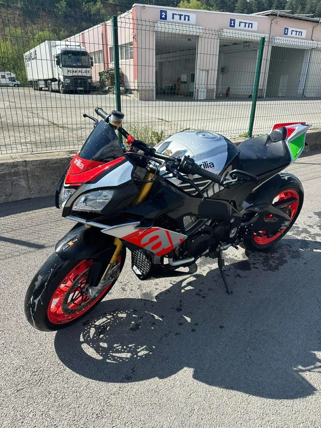 Aprilia Tuono 1100 V4 Factory - изображение 4