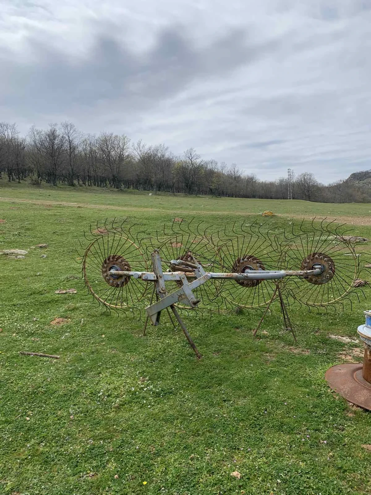 Сенообръщачка Друга марка, снимка 2 - Селскостопанска техника - 54180483