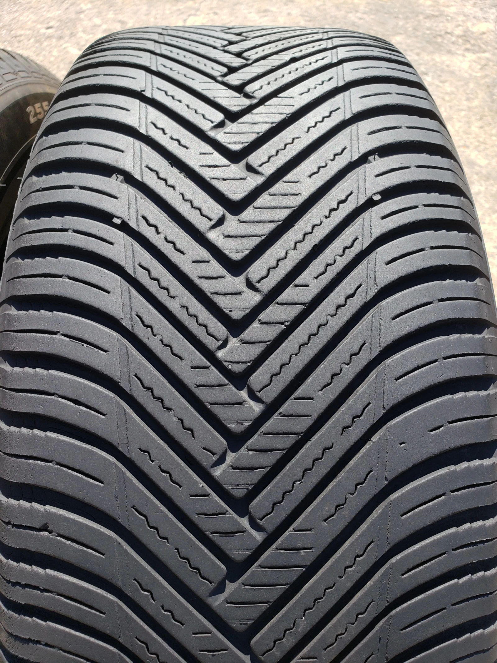 Гуми Всесезонни 255/55R18