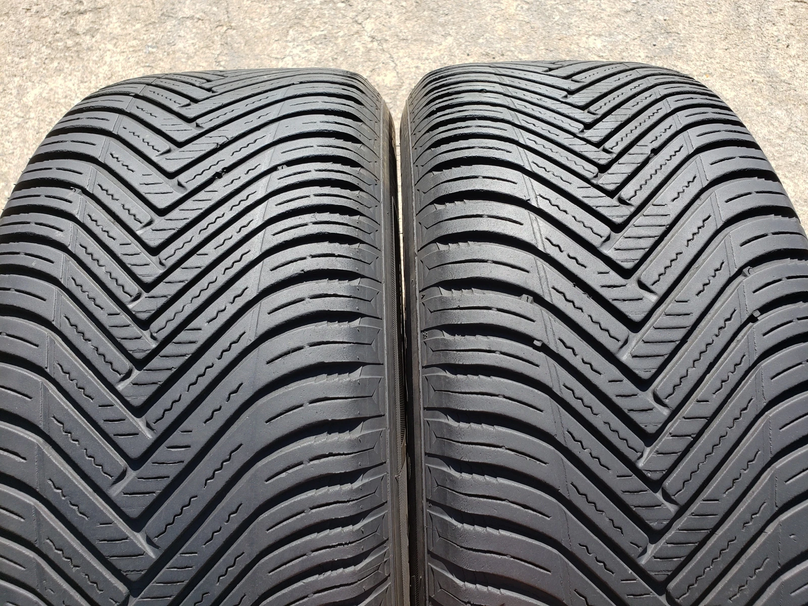 Гуми Всесезонни 255/55R18, снимка 2 - Гуми и джанти - 56116328