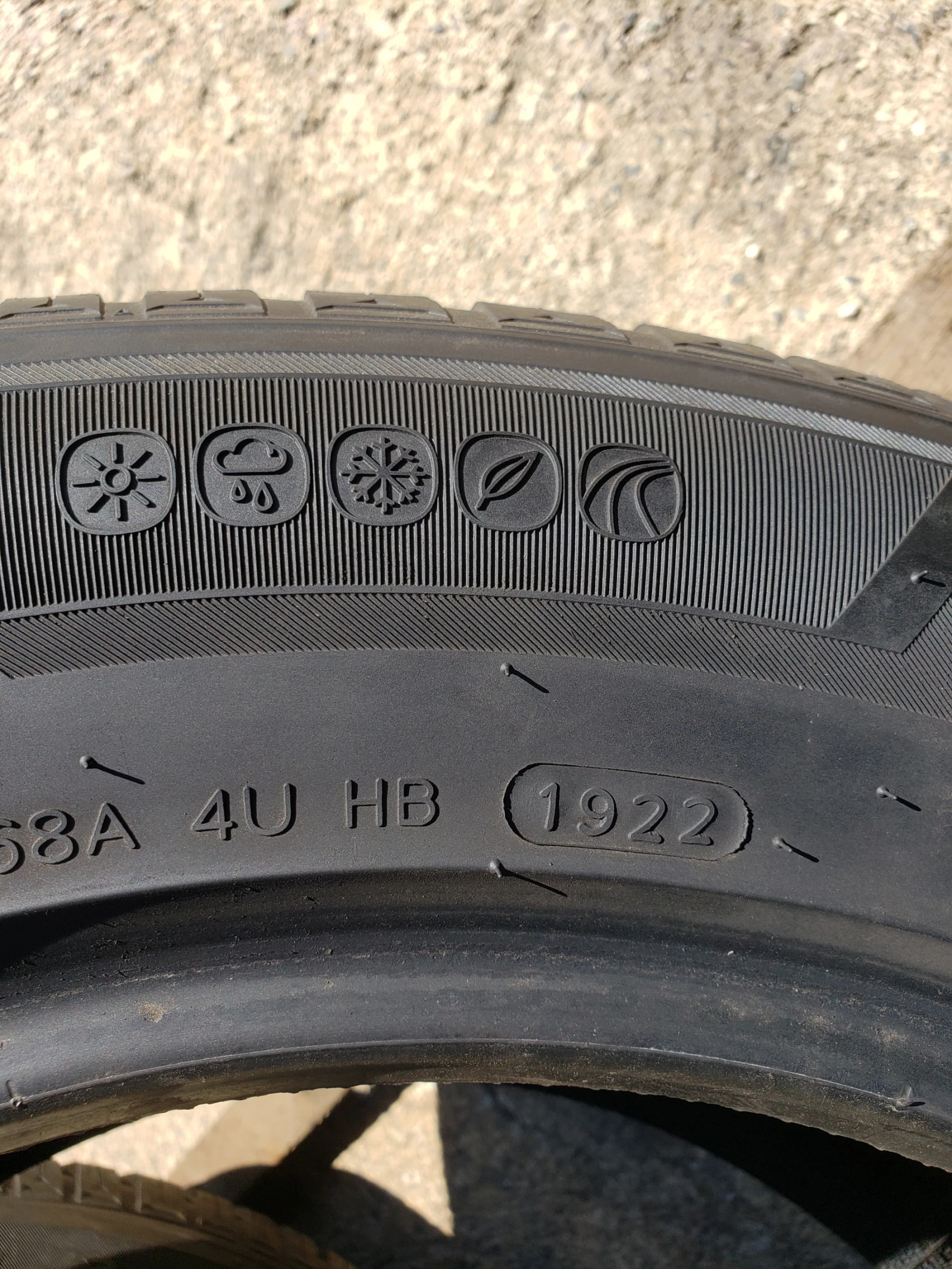 Гуми Всесезонни 255/55R18, снимка 6 - Гуми и джанти - 56116328