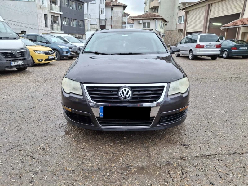 VW Passat 2.0 FSI Highline, снимка 2 - Автомобили и джипове - 48939753