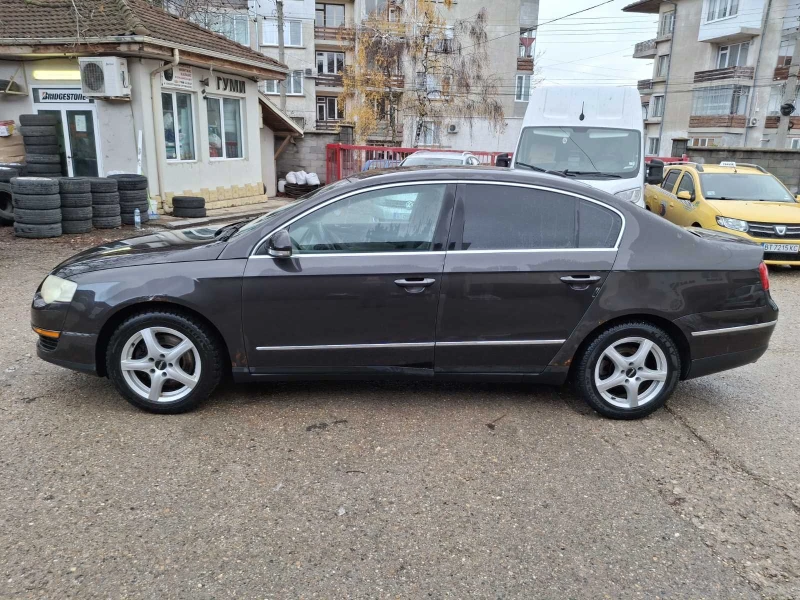 VW Passat 2.0 FSI Highline, снимка 4 - Автомобили и джипове - 48939753