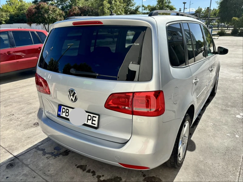 VW Touran 1.6 TDI DSG 7 Местен, снимка 4 - Автомобили и джипове - 52460361