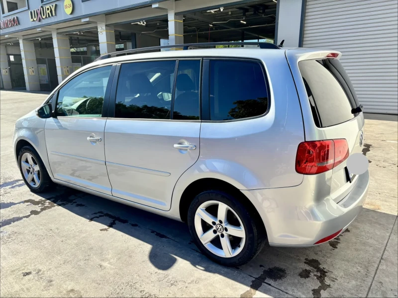 VW Touran 1.6 TDI DSG 7 Местен, снимка 2 - Автомобили и джипове - 52460361