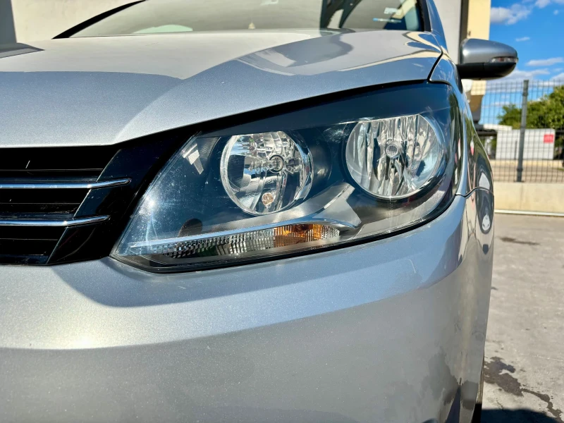VW Touran 1.6 TDI DSG 7 Местен, снимка 5 - Автомобили и джипове - 52460361