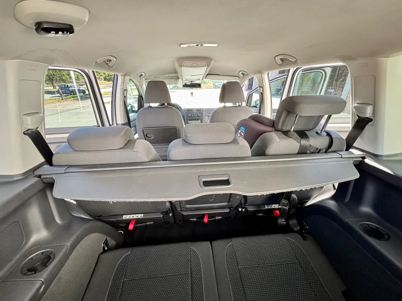 VW Touran 1.6 TDI DSG 7 Местен, снимка 6 - Автомобили и джипове - 52460361