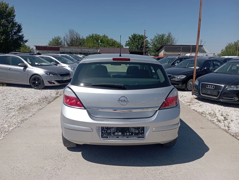 Opel Astra 1.4 бензин , снимка 4 - Автомобили и джипове - 52731166